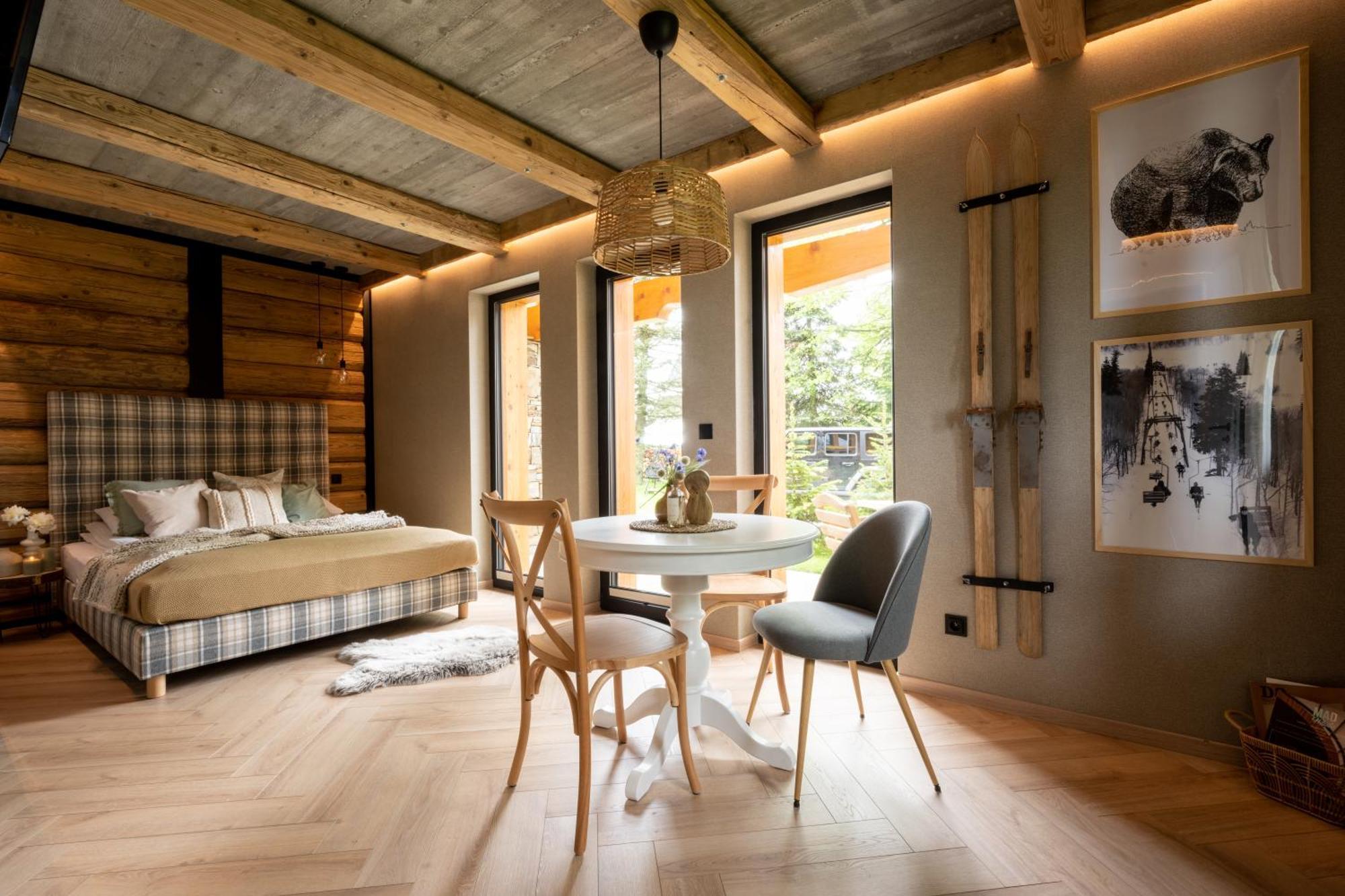 1006 M N P M Apartment Bustryk